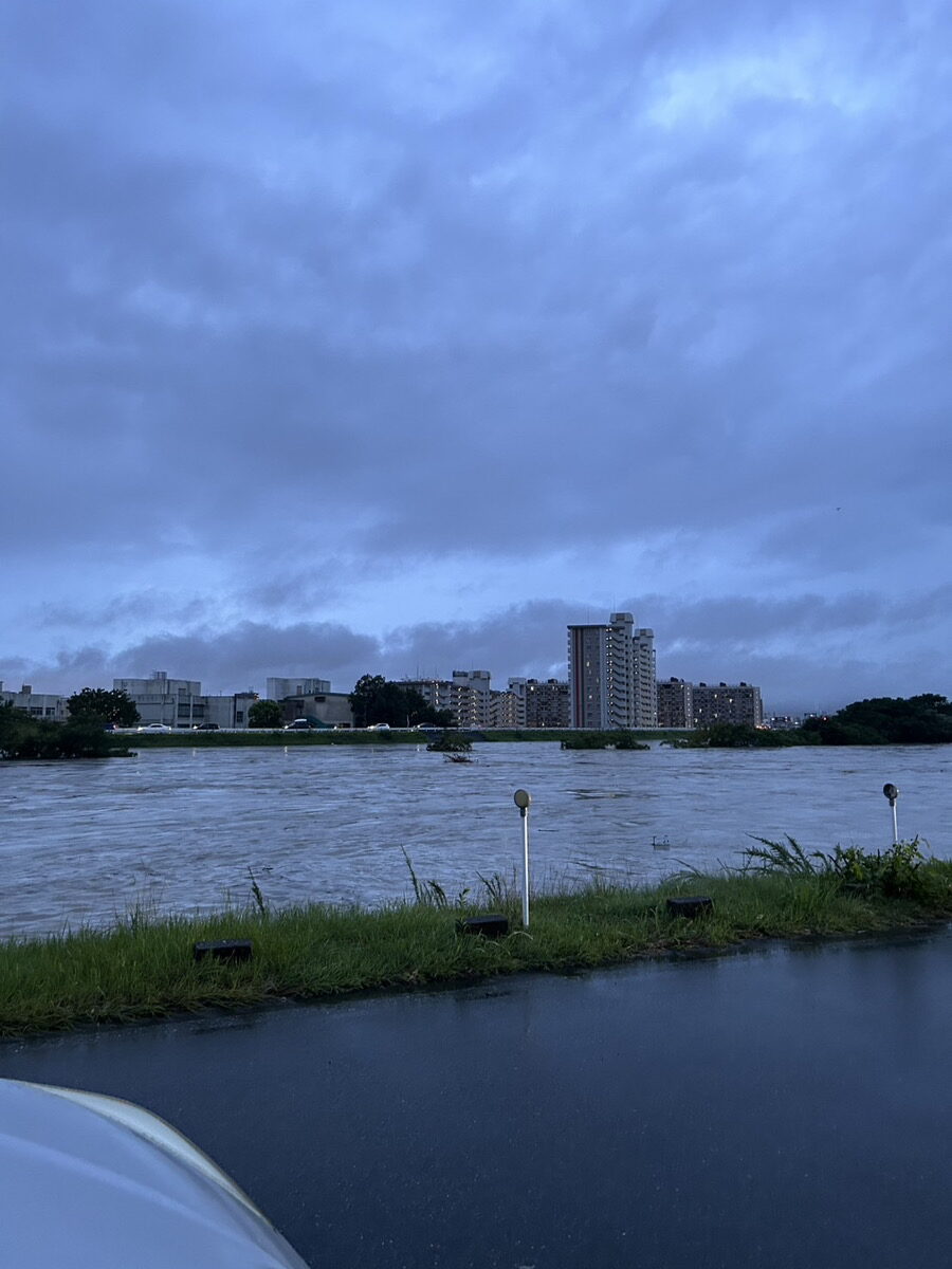 近隣の川の増水