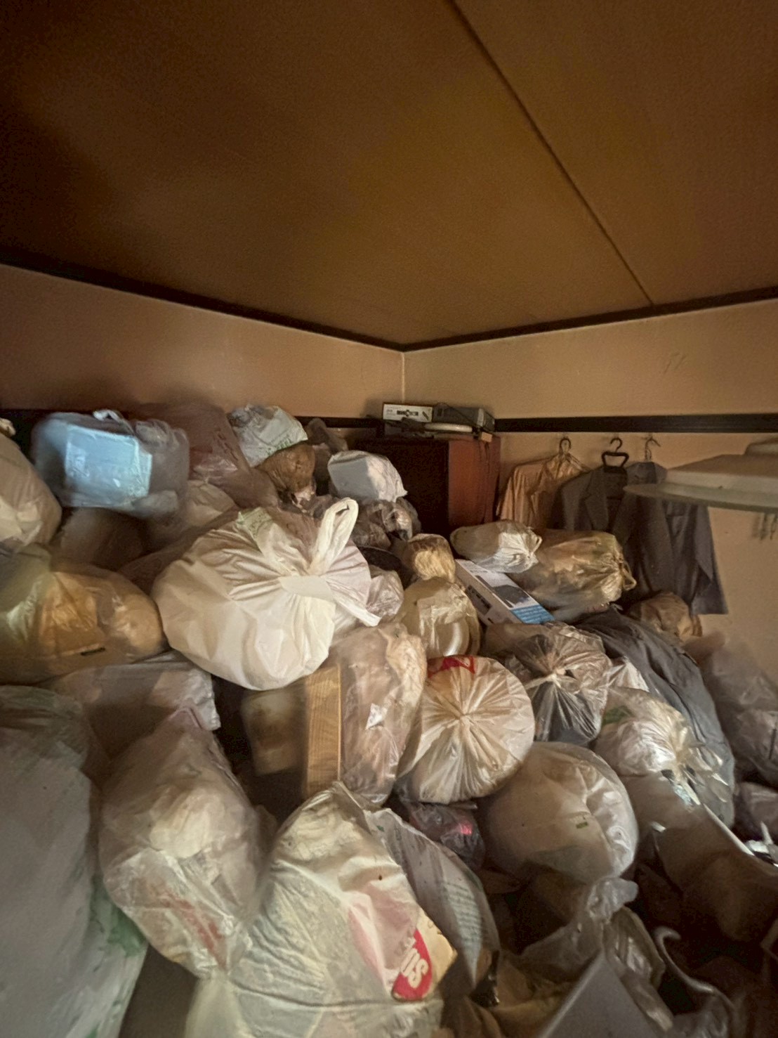 愛知県東海市　ゴミ屋敷