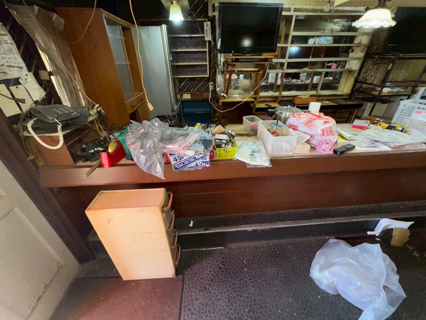 愛知県豊橋市・空き家店舗片付け・作業前