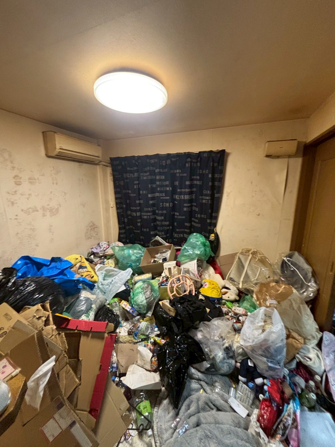 愛知県碧南市　ゴミ屋敷・作業前