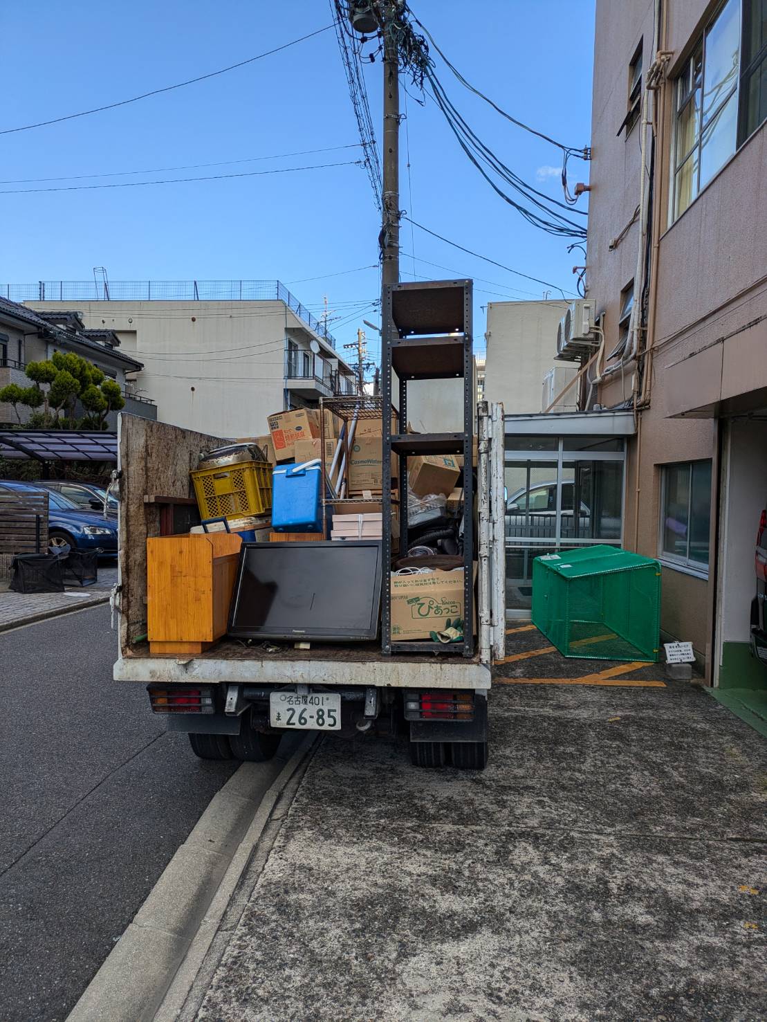 トラックに積まれた荷物